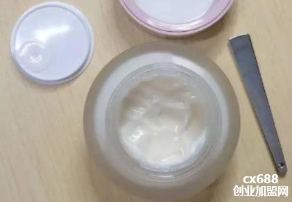 40歲以上用什么護膚品好,5款適合40歲女人的抗老護膚品